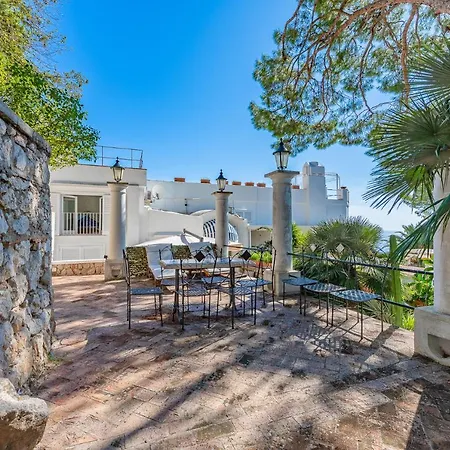 ベッド・アンド・ブレックファスト Villacore カプリ