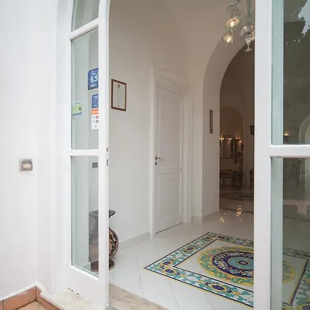 Villacore Capri