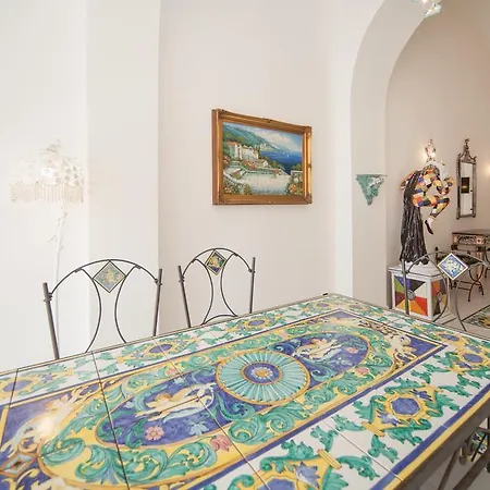 Villacore Capri
